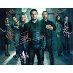 ARROW Hand Signed 10x8 Col Photo Autographed by 6 Cast Members